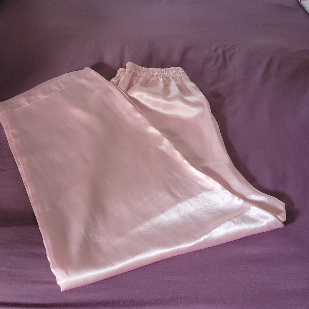Size Small NWOT Victoria's Secret Pink and Green Patterned Loungewear - Picture 4 of 9